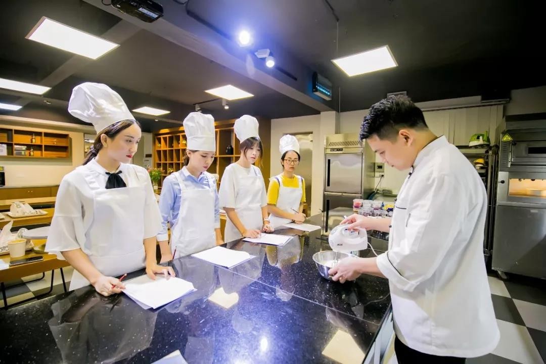 金達咖啡飲品城-上千種烘焙原料+工具，還有星級大師現(xiàn)場指導！