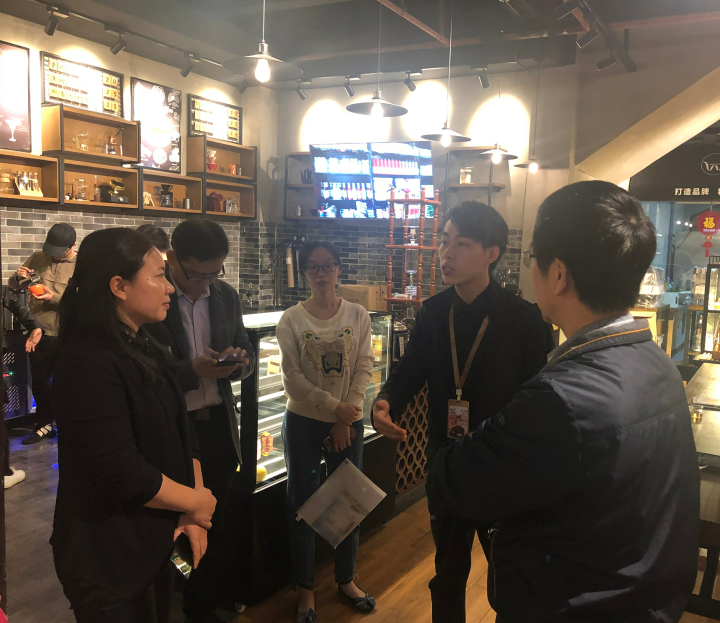 白云區松洲街道辦事處王主任一行蒞臨金達咖啡飲品城考察指導工作