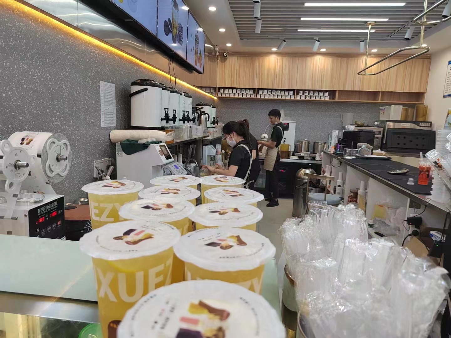 金達(dá)咖啡飲品城:咖啡新茶飲,送給白云抗疫工作者,傳遞愛(ài)心與溫暖 金達(dá)咖啡飲品城:咖啡新茶飲,送給白云抗疫工作者,傳遞愛(ài)心與溫暖