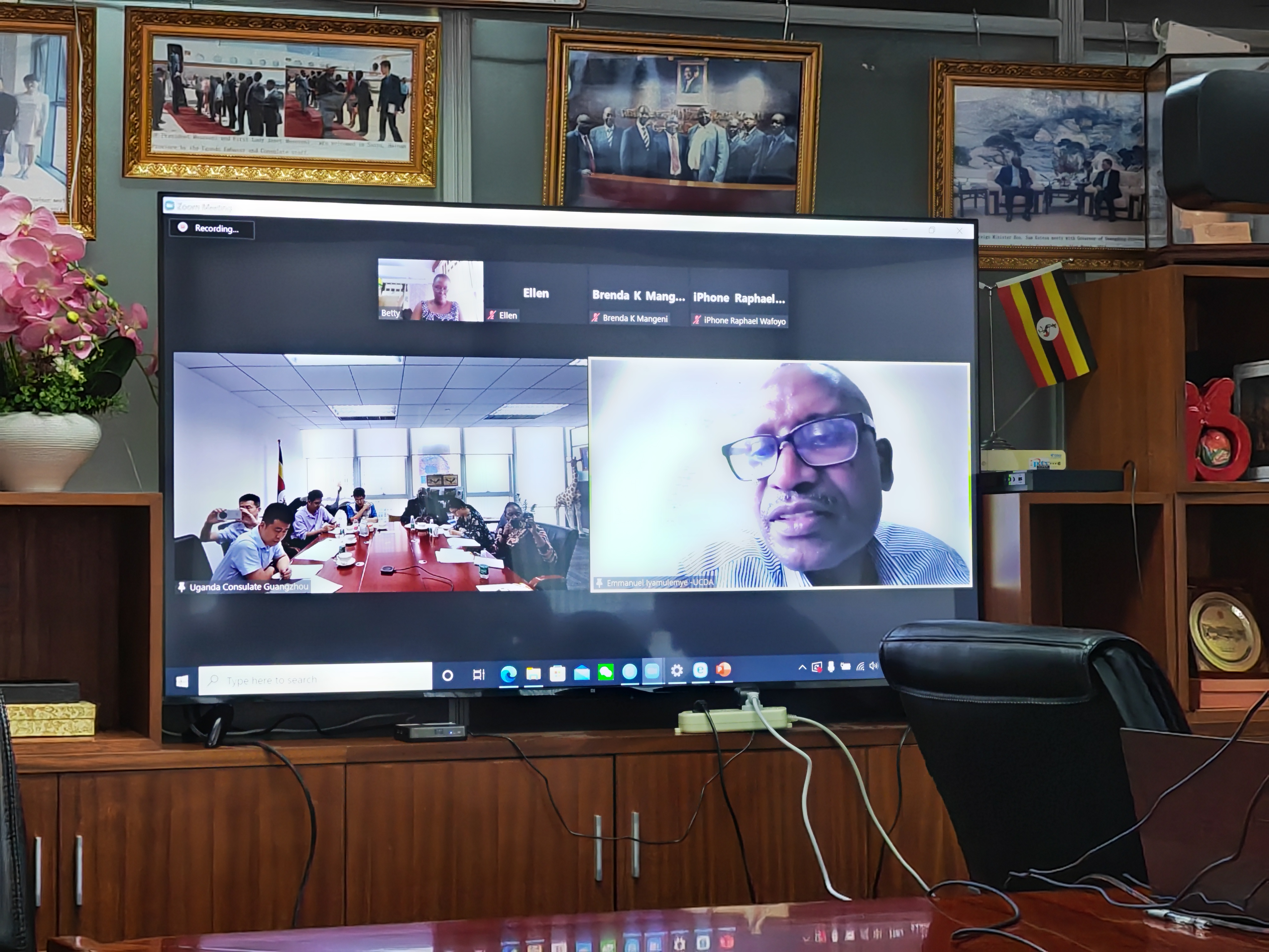 金達咖啡飲品城與烏干達咖啡發(fā)展局召開線上會議討論市場推廣方案 金達咖啡飲品城與烏干達咖啡發(fā)展局召開線上會議討論市場推廣方案