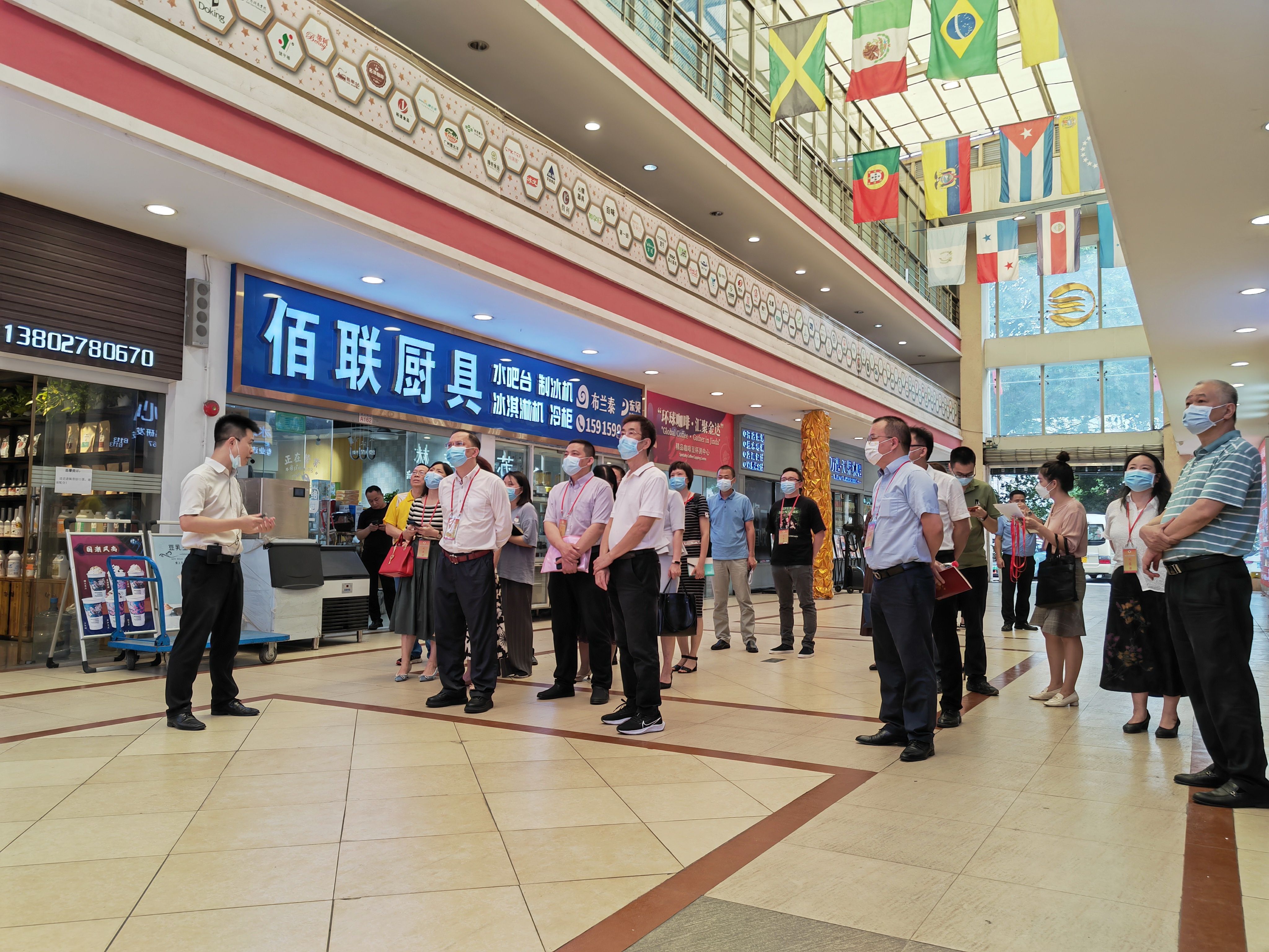 白云區(qū)政協(xié)袁東華主席一行到松洲街道調(diào)研“食材之都”轉(zhuǎn)型升級工作 白云區(qū)政協(xié)袁東華主席一行到松洲街道調(diào)研“食材之都”轉(zhuǎn)型升級工作