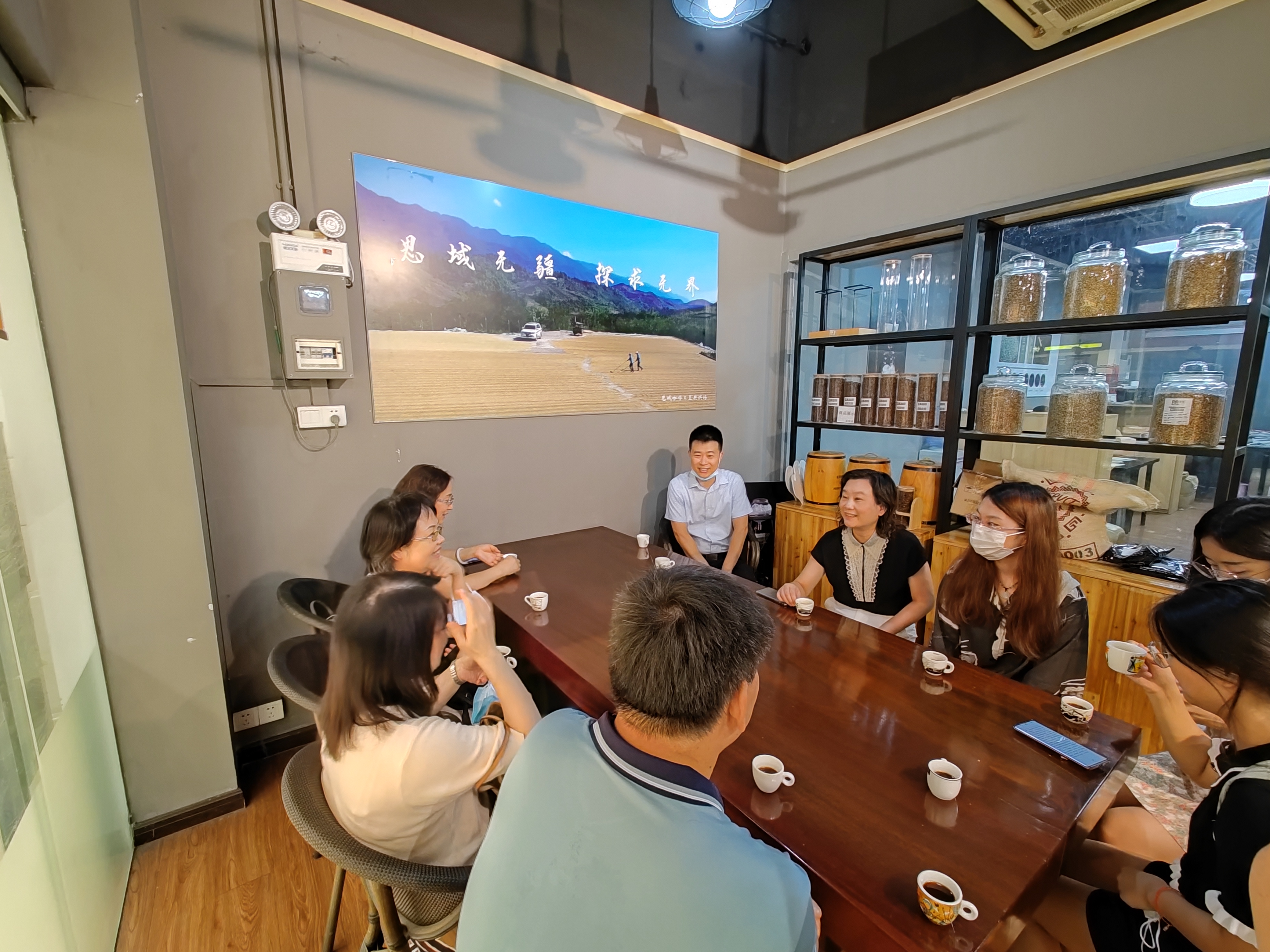 中國市場學會一行蒞臨金達調(diào)研并召開食品食材商圈座談會 中國市場學會一行蒞臨金達調(diào)研并召開食品食材商圈座談會