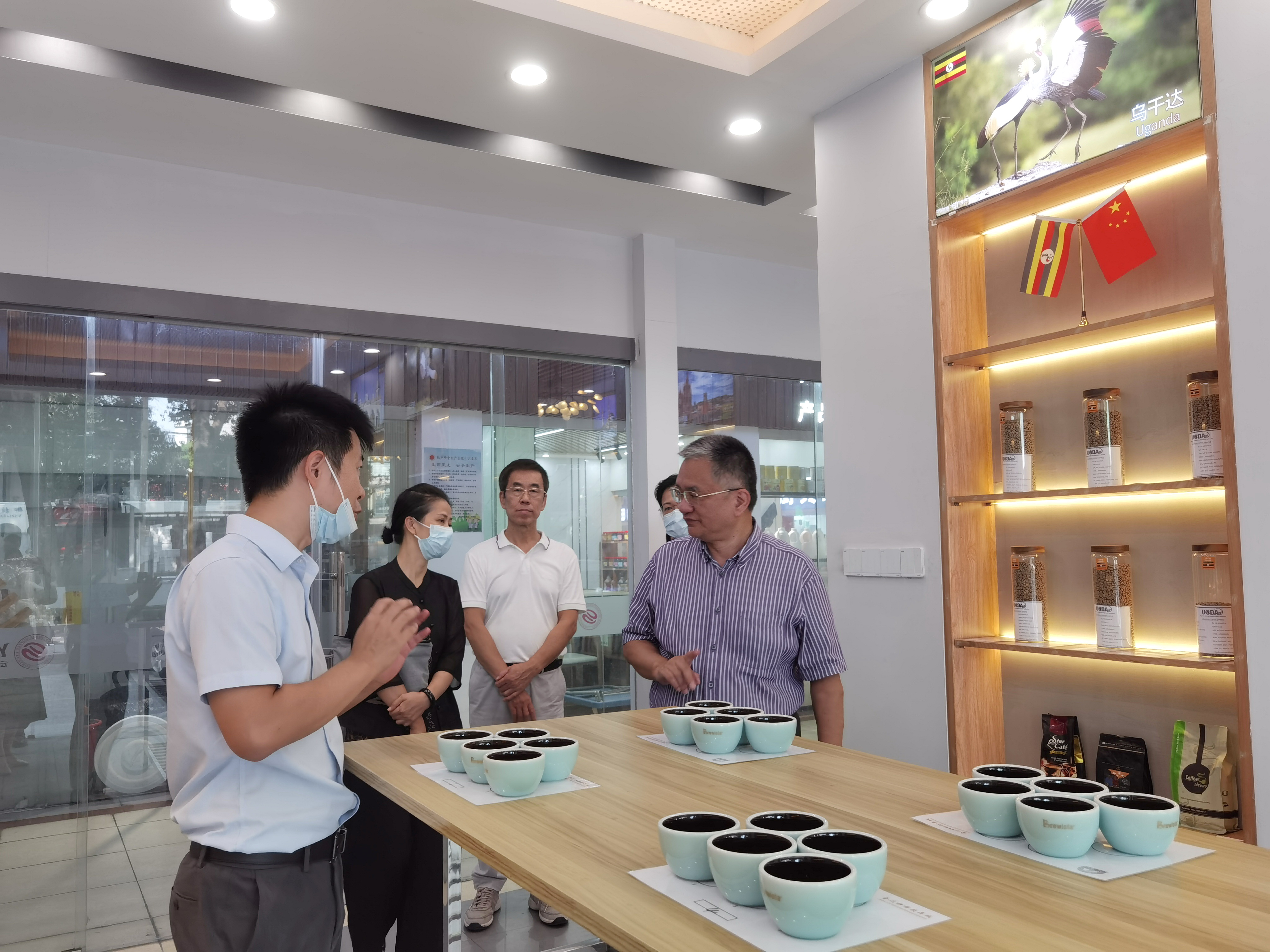 廣州白云區政協袁東華主席一行蒞臨金達調研 廣州白云區政協袁東華主席一行蒞臨金達調研