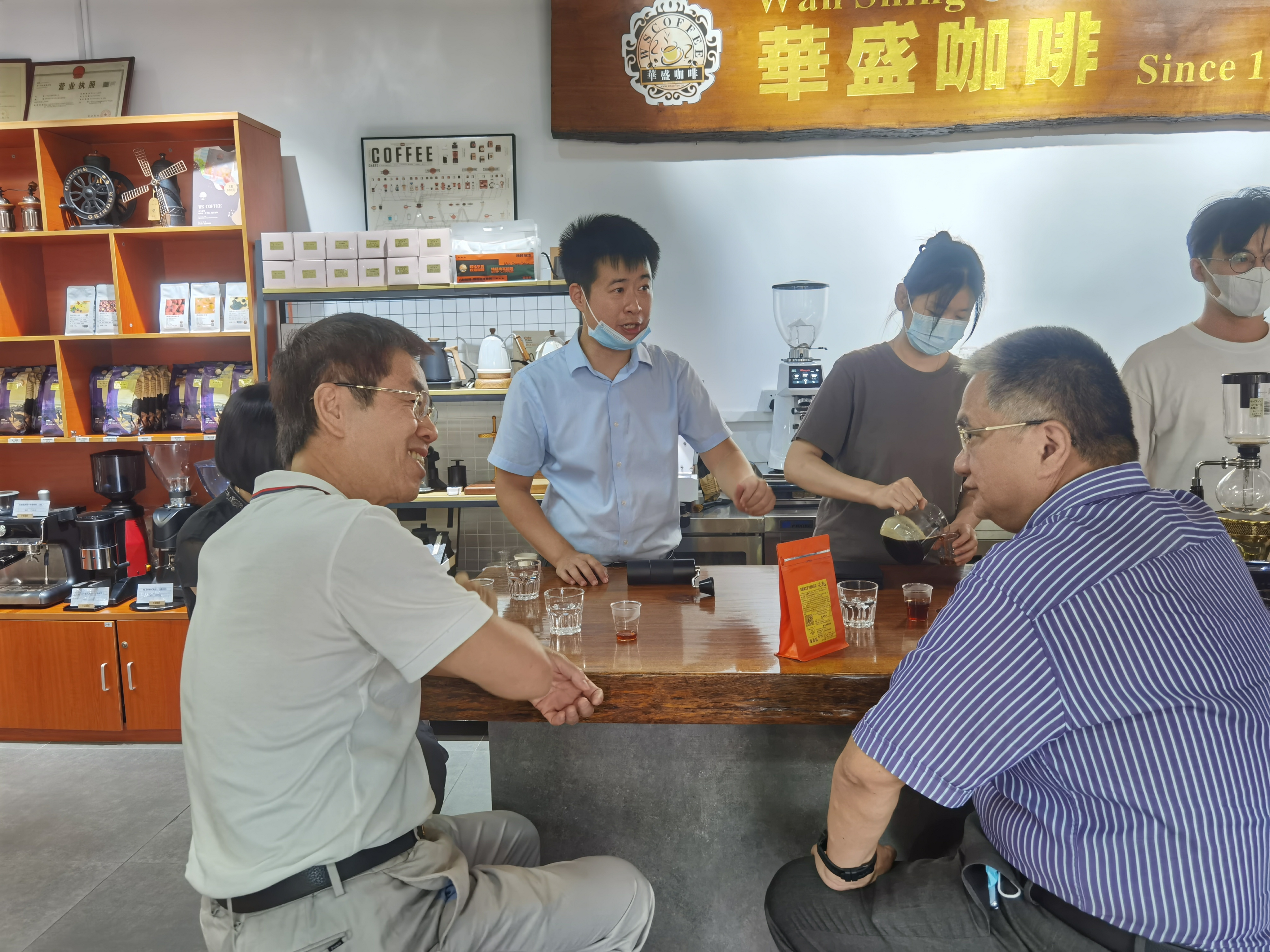 廣州白云區政協袁東華主席一行蒞臨金達調研 廣州白云區政協袁東華主席一行蒞臨金達調研